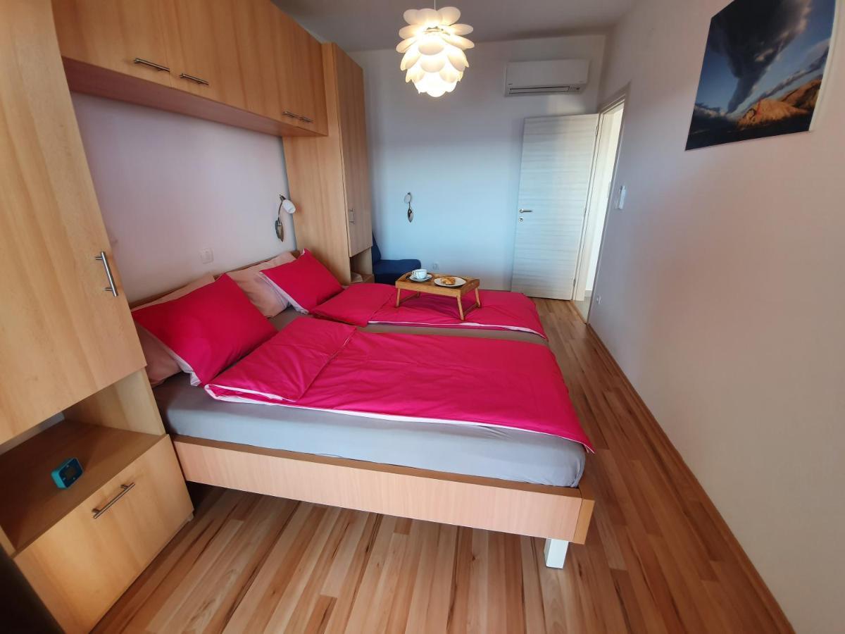 Comfortable Family Apt Iris 20M From Beach In Mandre Exterior photo